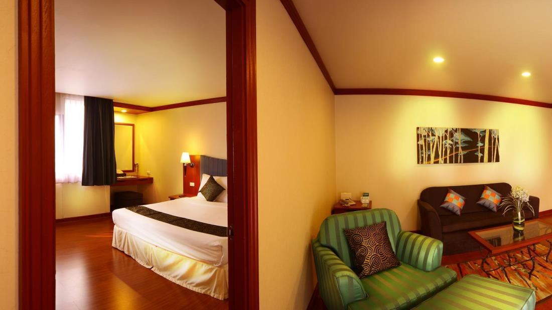 Baiyoke Suite Hotel Bangkok Buitenkant foto