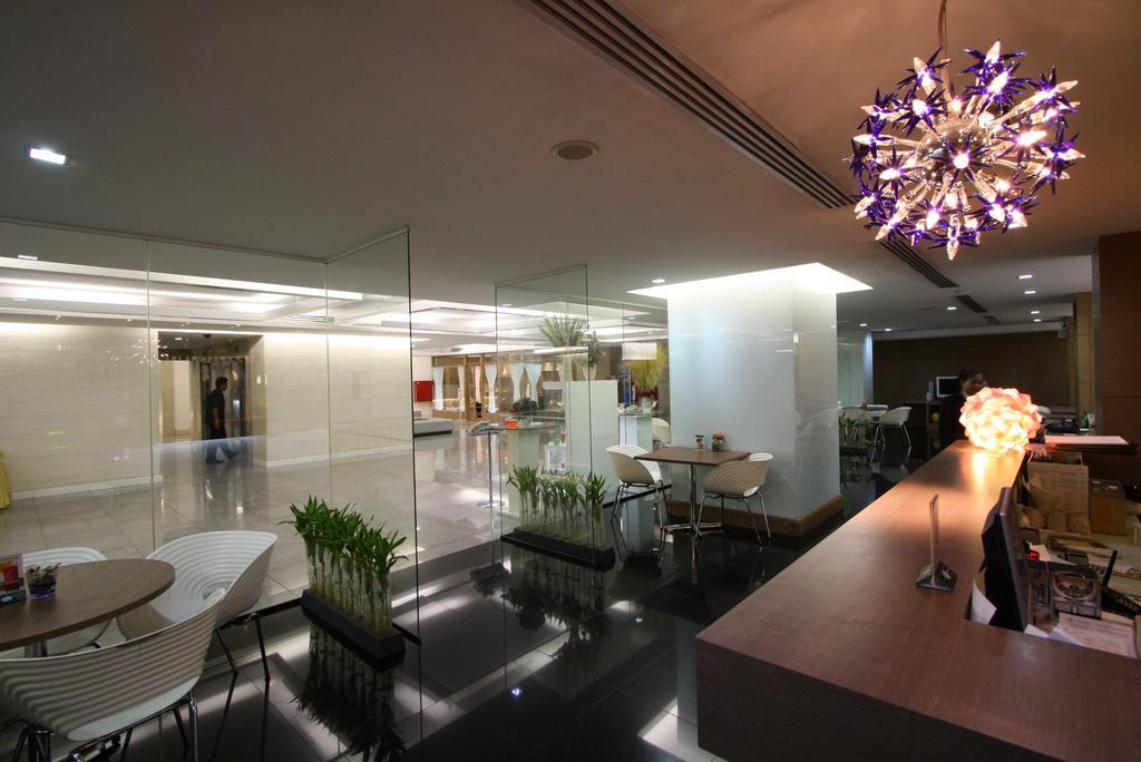 Baiyoke Suite Hotel Bangkok Buitenkant foto
